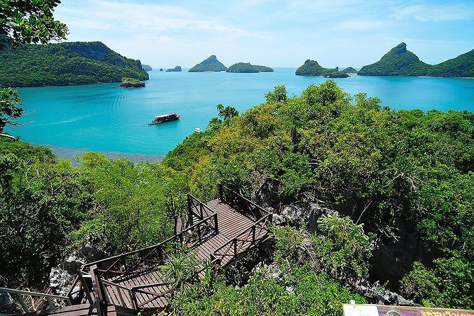 Koh Samui to Angthong Marine Park Cruise Tour By Red Baron Chinese Sailboat - Food and drinks: breakfast, buffet lunch, BBQ-style servings, plus snacks