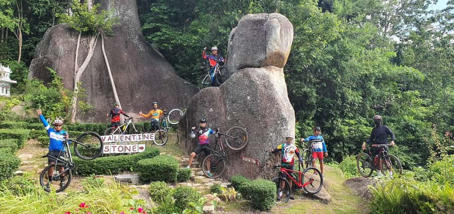 Koh Samui: Zipline Experience of Lamai Viewpoint - Ziplining at the top: gliding mountain to mountain, with quick bursts