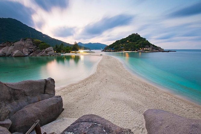 Koh Tao and Koh Nang Yuan Speedboat Tour from Koh Phangan - Lunch at Nang Yuan: Thai buffet, dietary options, and crowd reality