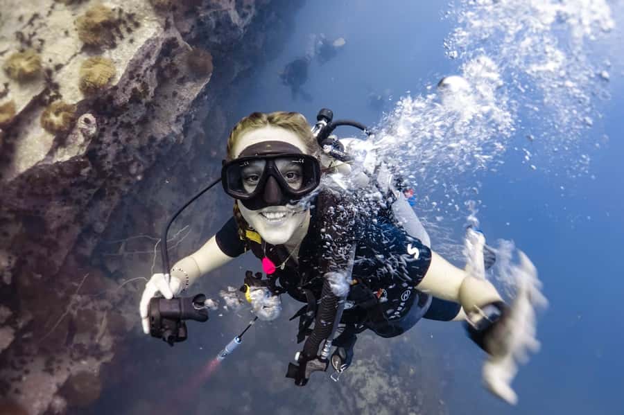 Koh Tao: PADI Premium Open Water Diver Course - Day 2 Classroom 10:00–12:00 and two shallow ocean sessions 12:00–17:00