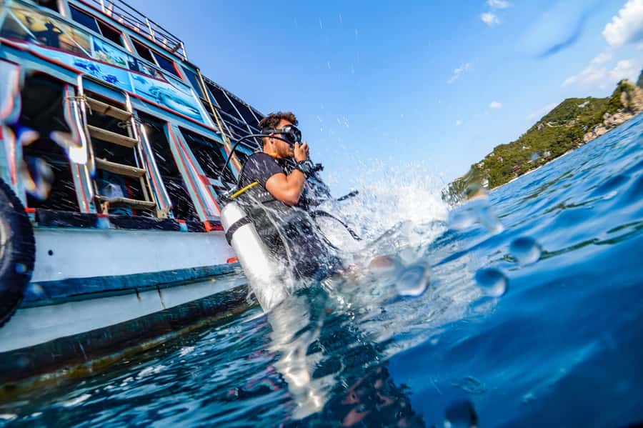 Koh Tao: PADI Premium Open Water Diver Course - Day 1 Pool Training 8:00–13:00: skills that make you feel in control