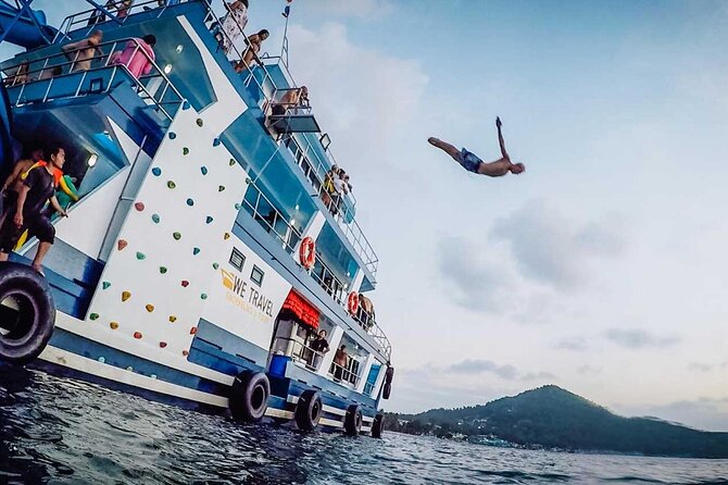 Koh Tao Snorkeling Tour to Hidden Bays and Koh Nang Yuan - Boat comfort on a “party boat” day: A/C, roof terrace, and safety basics