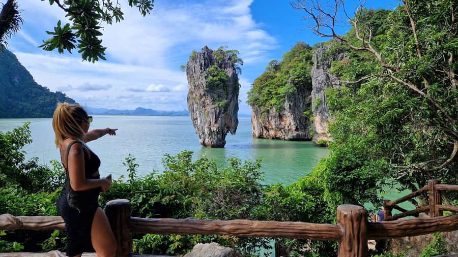 Koh Yao Yai/Noi: Private Longtail Tour James Bond & Ko Panyi - Panak Island Cave: Glowing Limestone and a Real Fitness Test