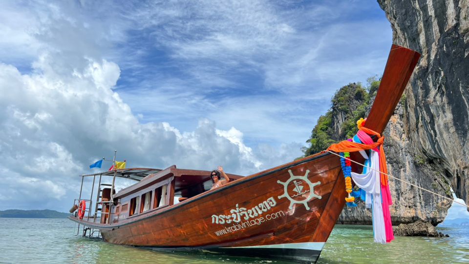 Krabi 4 island by luxury vintage boat sunrise / sunset - Luxury vintage long-tail boat comfort: toilet, shower, sun bed, and extras