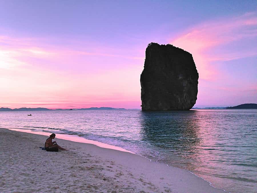 Krabi: 4 Island Tour, Sunset+Plankton, Small Group 12 pax - Getting there: pickup, meeting point, and how the day starts