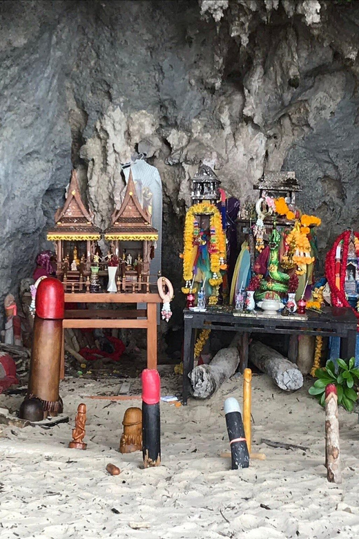 Krabi: 4 Island Whirlwind Tour with Caves, Sandbars & Reefs - Stop 1: Railay Beach and the limestone-cliff view