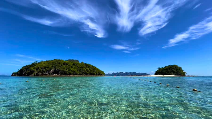 Krabi: 4 Islands & Ko Hong Private Long-tail Boat Tour - Koh Hong Island Bay: lagoons, white sand, and the giant red rock