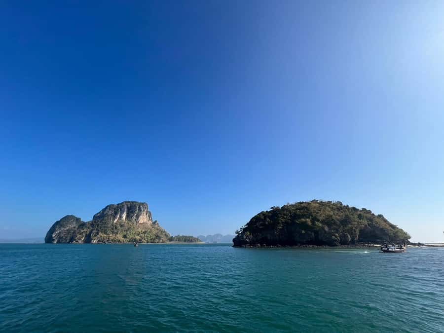 Krabi: 4 Islands & Ko Hong Private Long-tail Boat Tour - Koh Lao Lading (Paradise Island): sandy coves and another swim window