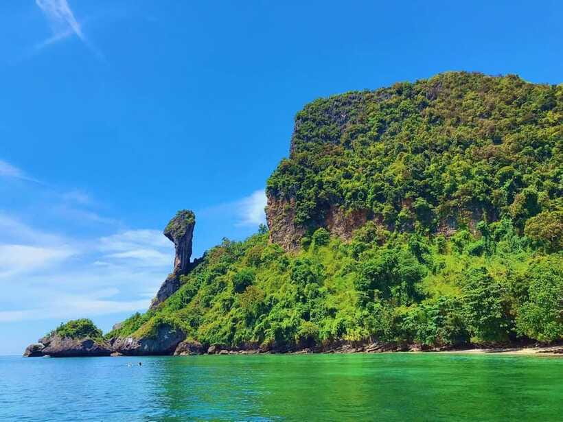 Krabi: 4 Islands Longtail Boat Tour with Lunch - Tup Island sandbank walk: low tide is the boss