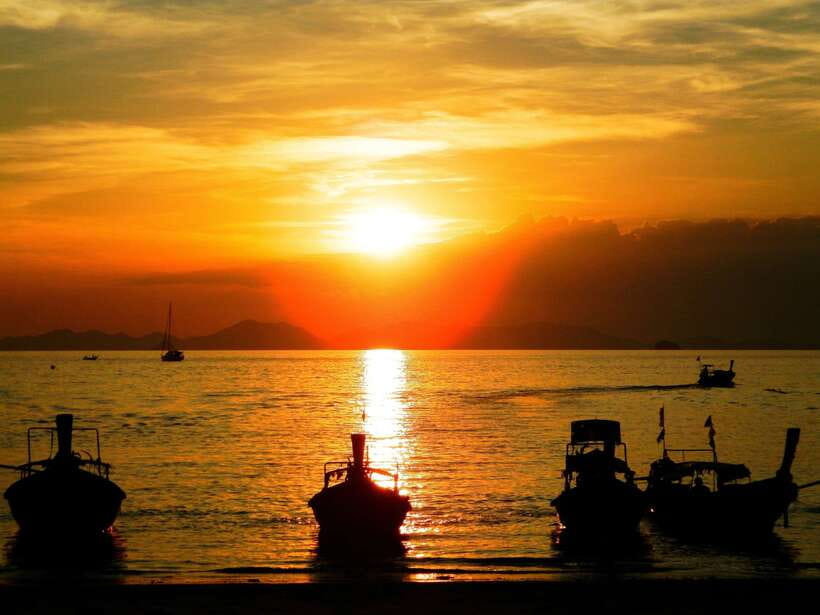 Krabi: 7 Islands Sunset Tour with Buffet Dinner & Snorkeling - The Island Stops: Yawasam, Chicken Rock, the Sandbank Walk, and Koh Poda