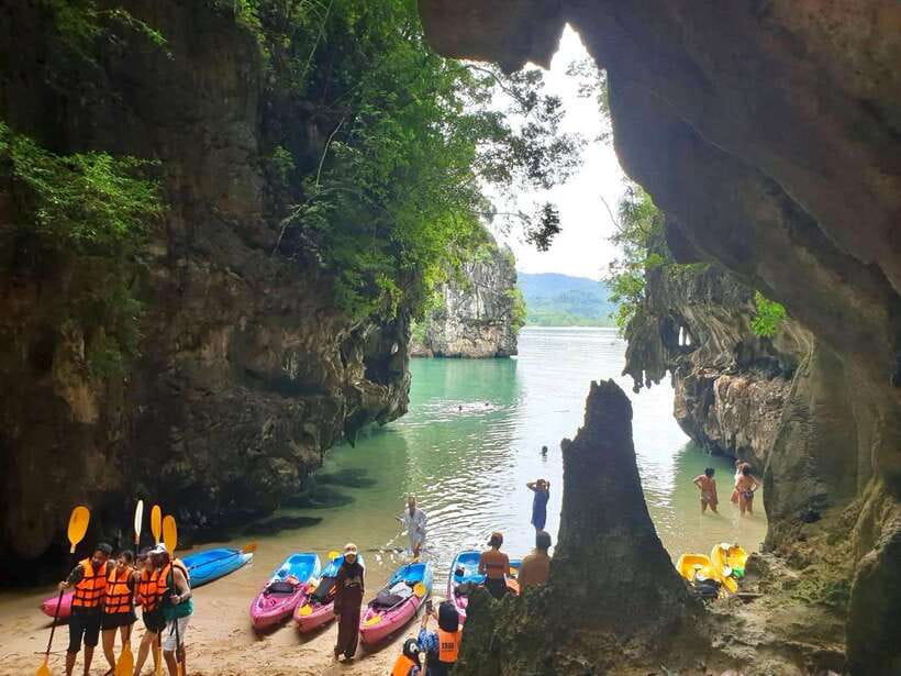 Krabi: A Kayaking Odyssey through Din Daeng Mangrove Maze - Group flow, crowds, and low-tide timing: how to keep the day smooth