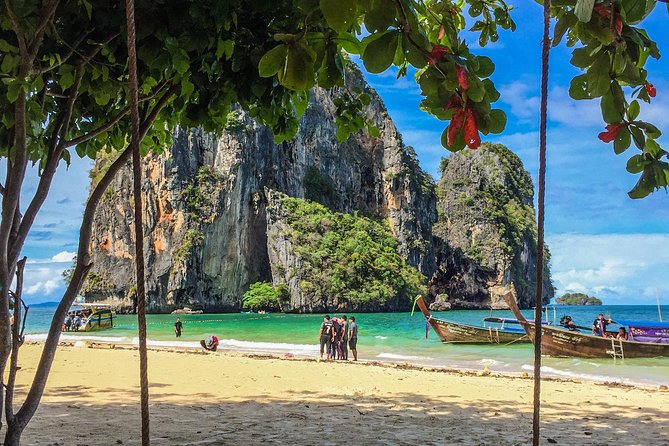 Krabi Ao, nang Bioluminescent plankton by longtail boat - Boat Capacity, Group Pace, and Why Small Numbers Matter