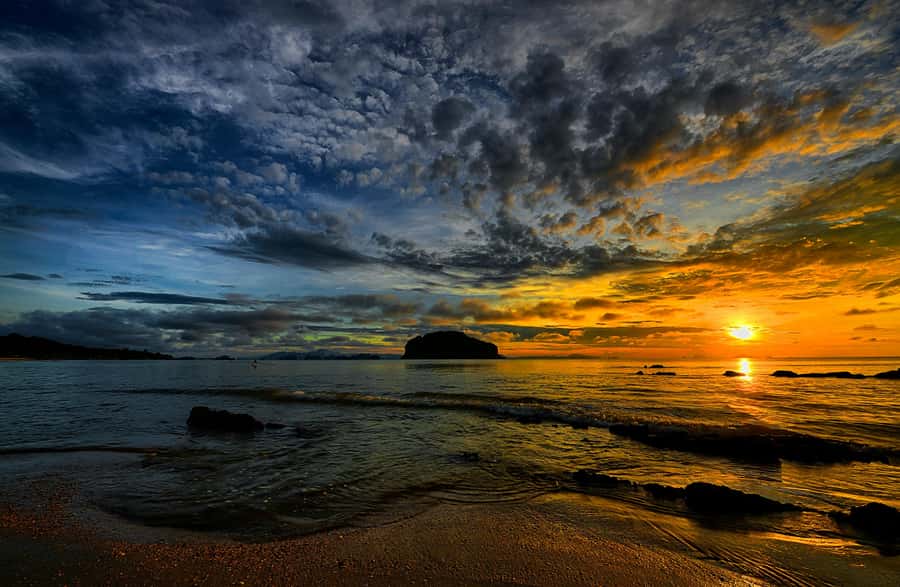 Krabi: Bioluminescent Plankton, Snorkeling & Sunset Tour - Picking your location: Ao Nang vs Railay