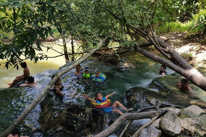 Krabi Emerald Pool, Hot Spring and Tiger Temple - Lunch included: why it matters on a packed day