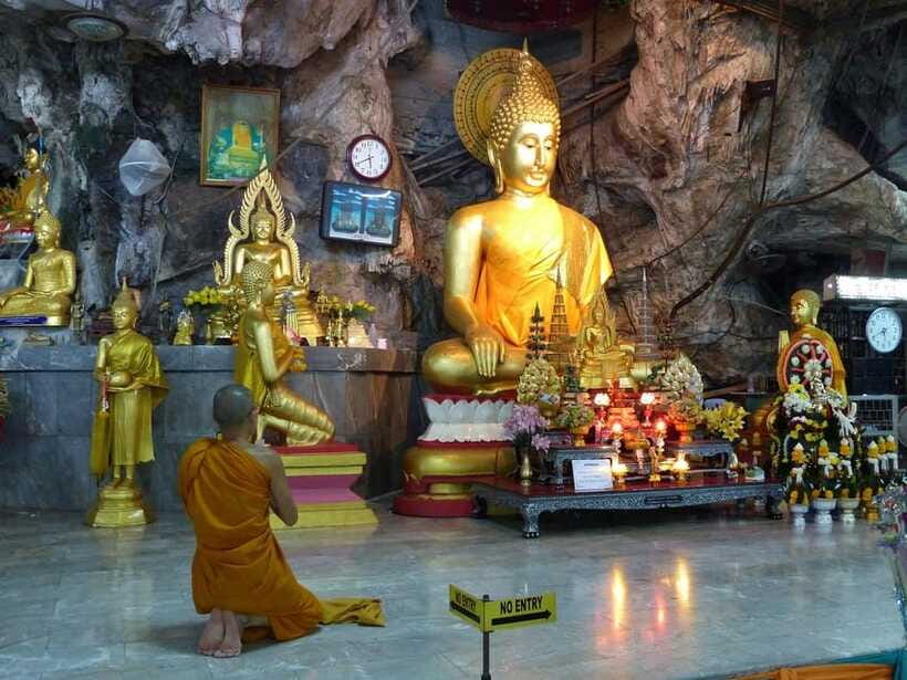 Krabi: Emerald Pool, Hot Waterfall, & Tiger Cave Temple Tour - Tiger Cave Temple: 1,260 steps, golden Buddha, and the views you’ll remember