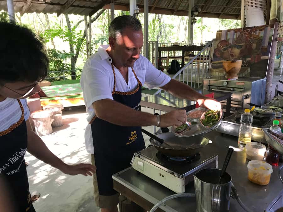 Krabi: Evening Thai Cooking Class at Ya's Cookery - Your Evening Schedule: From Prep to Plate