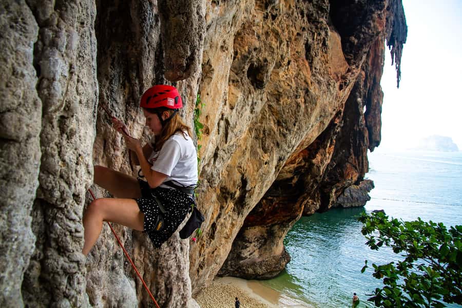 Krabi: Full-Day Rock Climbing Course at Railay Beach - Lunch, Water, and the Pace of a 9-Hour Climbing Day