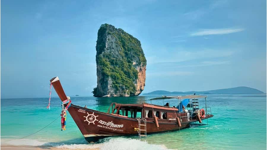 Krabi Hong Island by Luxury Vintage Boat - Hong Island’s emerald lagoon: why this trip is worth your time