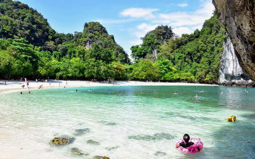 Krabi: Hong Island Longtail Boat & Kayak Tour w Buffet Lunch - Hong Island feels different for one simple reason