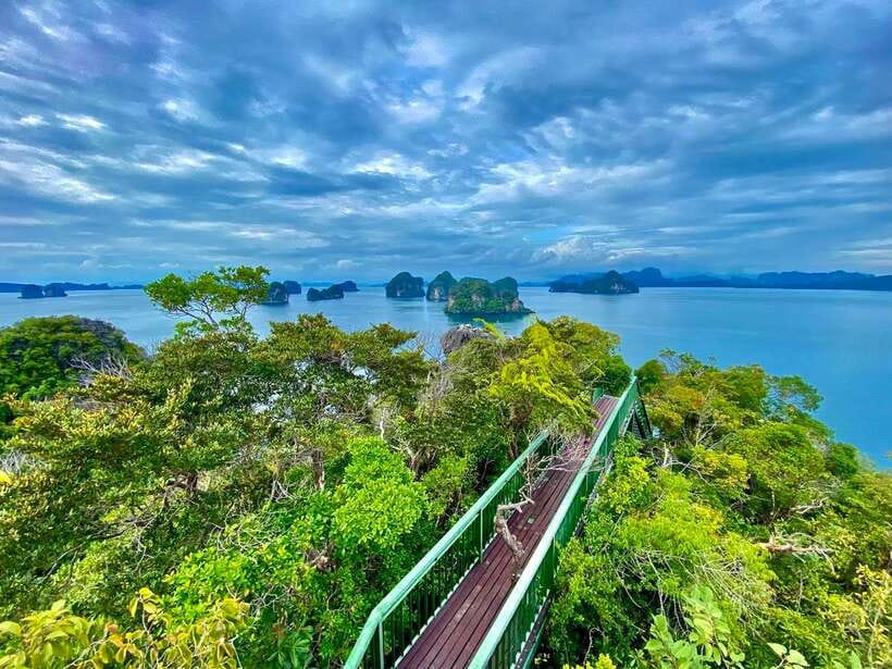 Krabi: Hong Island Longtail Boat & Kayak Tour w Buffet Lunch - Koh Hong beach time: rocks, swimming, and birds