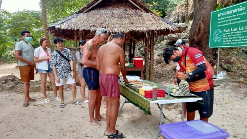 Krabi: Hong Island Longtail Boat & Kayak Tour w Buffet Lunch - The 360° viewpoint climb: worth the effort for one reason