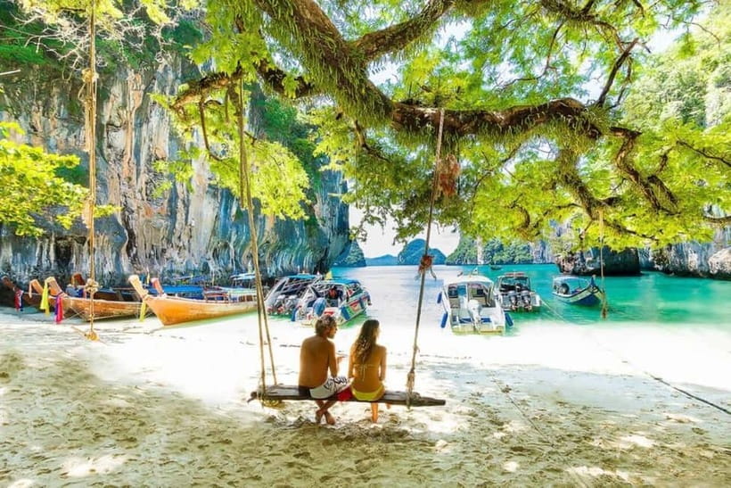 Krabi: Hong Island with Kayaking by speedboat - Hong Island kayaking: calm water, real paddling