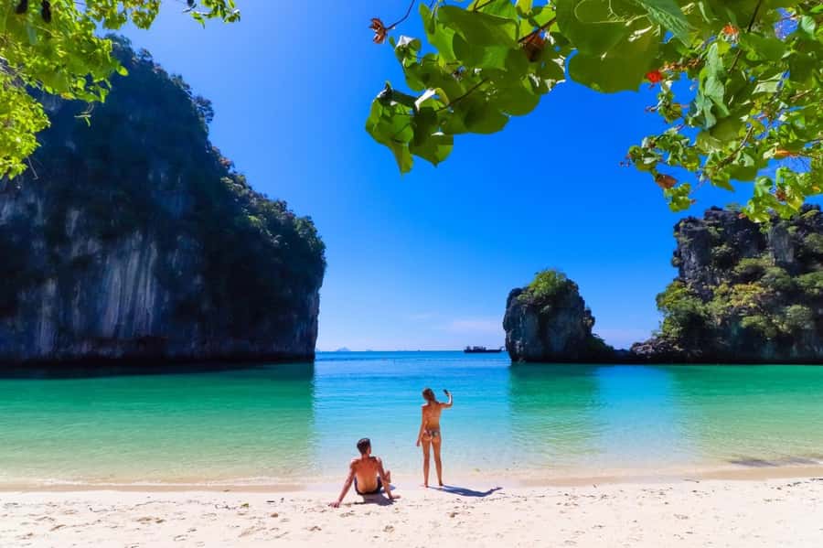 Krabi: Hong Islands Early Bird Tour with Breakfast - Why Hong Islands feel different at sunrise