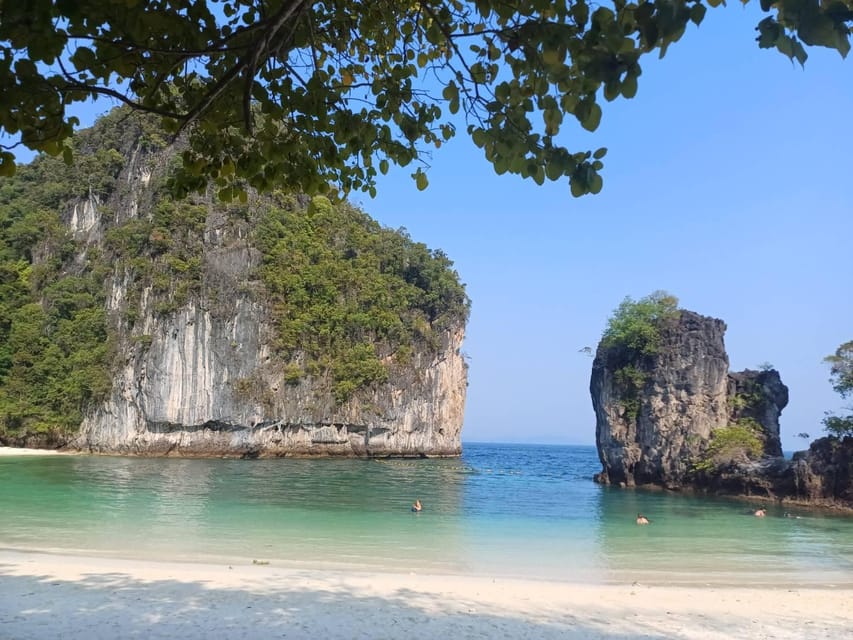 Krabi: Hong Islands - Join tour by Longtail boat - Koh Lao Lading (Paradise Island): Beach Relaxing and Snorkeling