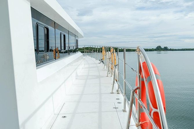 Krabi Hong Islands Sunset Party Catamaran Cruise - Ko Pak Ka: paddleboard, kayak, and swim with the limestone backdrop