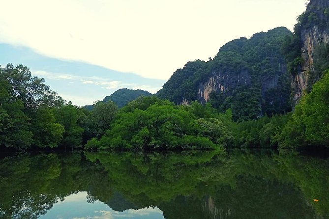 Krabi: Kayaking Tour at Ban Bor Thor Ancient Cave & Mangroves - Pee Hua Toe Cave and Tham Pee Hua Tho: the ancient painting moment