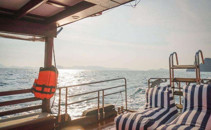 Krabi: Koh Hong Small Group Tour by Luxury Longtail Boat - Hong Island beach time: where you actually slow down