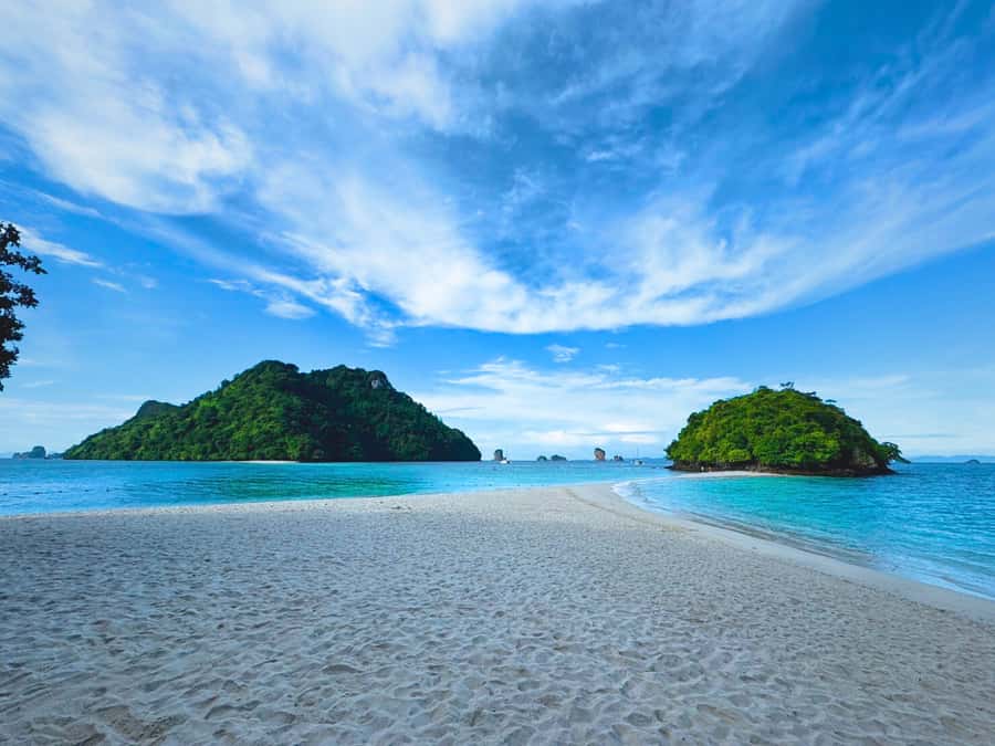 Krabi: Luxury Boat 7 Island Sunset With BBQ & Plankton Tour - Ko Tup and Koh Mor: quick hits with big limestone scenery