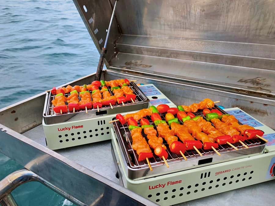 Krabi: Luxury Boat 7 Island Sunset With BBQ & Plankton Tour - Ko Poda and Tang Ming Island: sunset-ready scenery and BBQ time