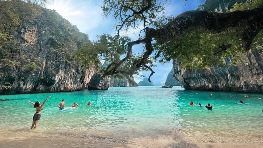 Krabi: Luxury Sunset Cruise to Hong Island Private Tour - Paddle board time and snorkel gear: small extras with real payoff