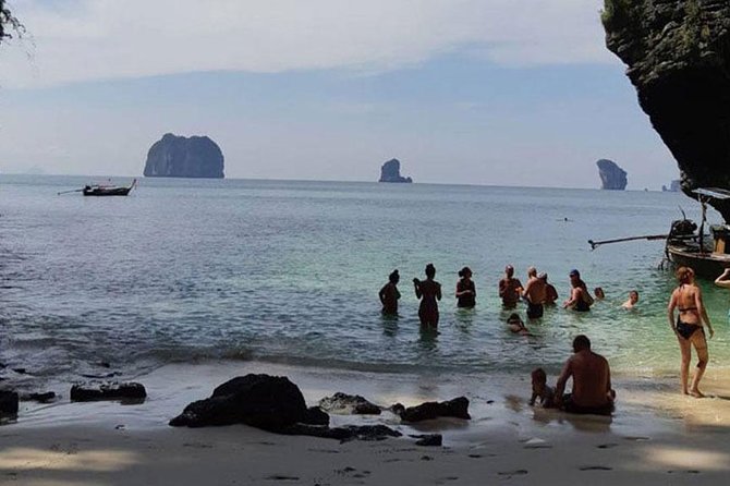Krabi Nice Sea Snorkeling - Stop 2: Ko Mae Urai—snorkelling through the underwater hole