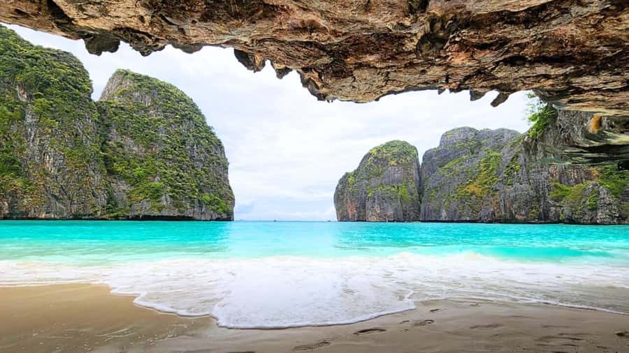 Krabi: Phi Phi Early Bird & 4 Island by Speedboat with Lunch - Pileh Lagoon snorkeling: the swimming part you’ll remember
