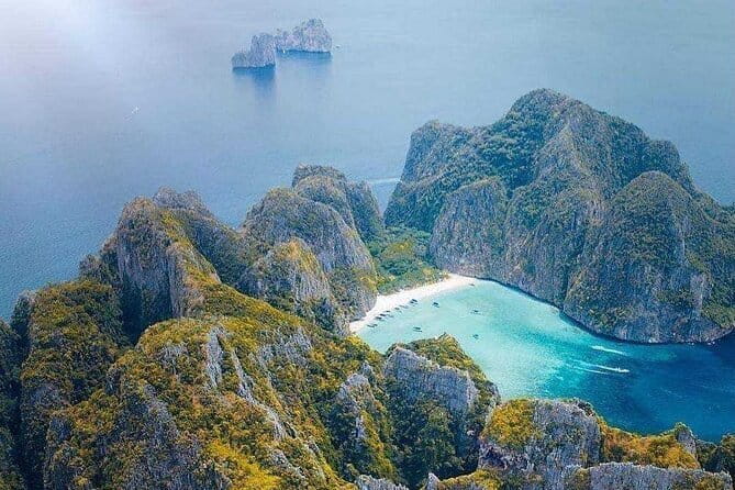 Krabi: Phi Phi, Maya Bay, Bamboo Island Speedboat Tour with Lunch - Guides, Gear, and Safety: The Stuff That Makes the Day Easier