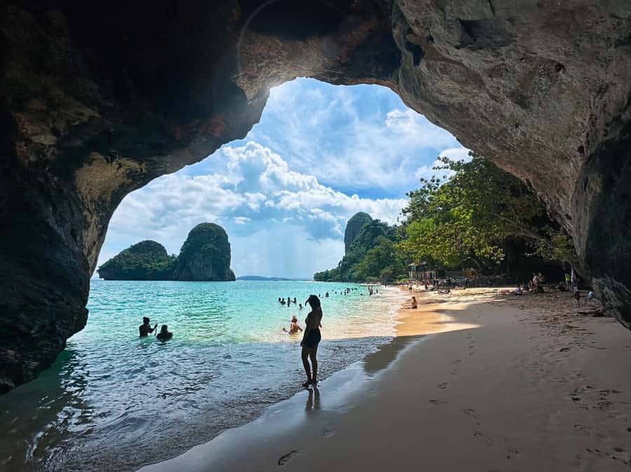 Krabi: Private 4 Islands Longtail Boat Tour With Cave Visit - Longtail boat basics: what “private” means in Krabi