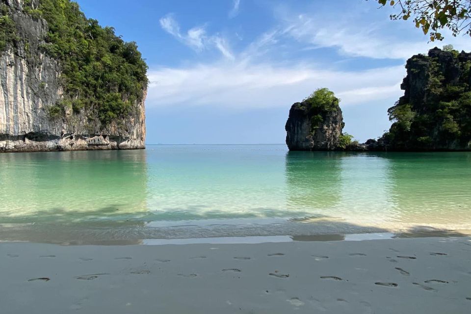 Krabi: Private Luxury Long-Tail Boat Tour to Hong Island - Lunch on the Water: Picnic Comfort That You Don’t Have to Hunt For