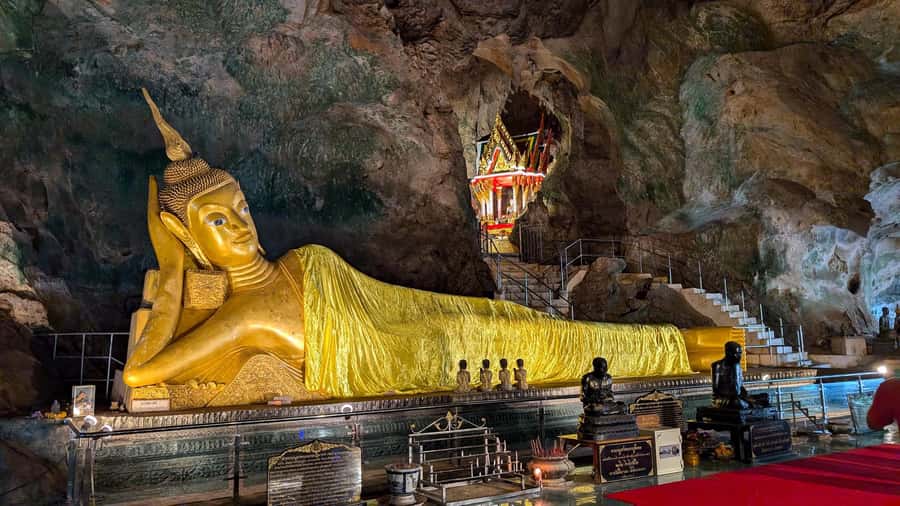Krabi: Private Tour to James Bond, Ko Panyi & Samet Nangshe - Koh Panyee floating village: lunch, village walking, and souvenirs