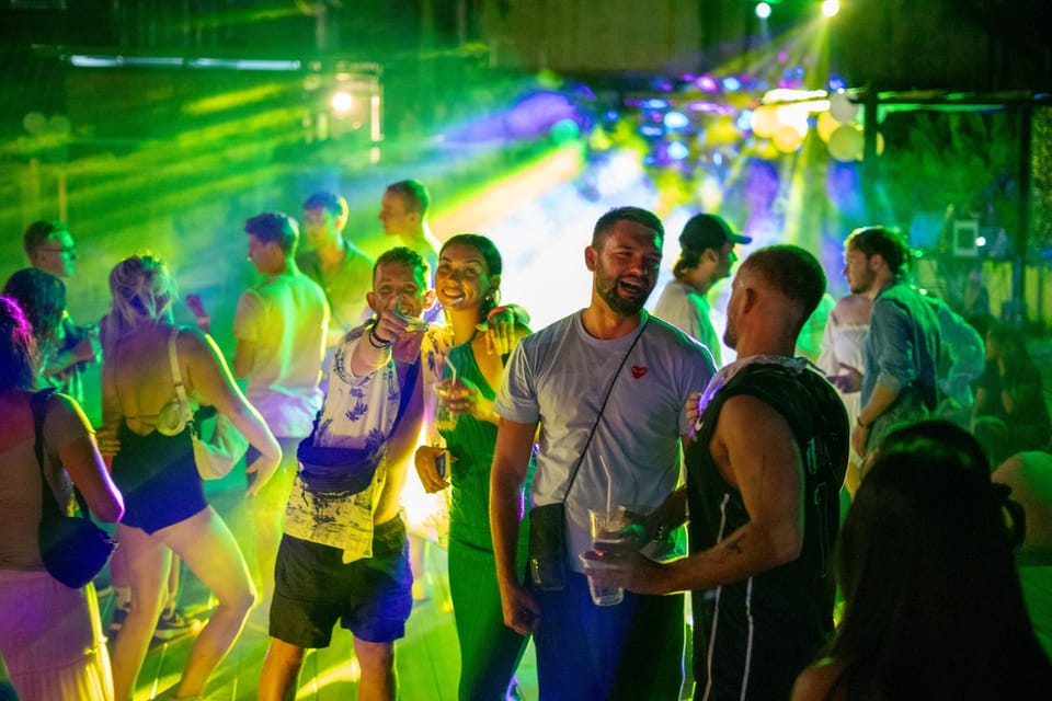 Krabi Pub Crawl - Join Nomads For The Best Night in Ao Nang! - First bar stop: what “organized fun” feels like on the ground