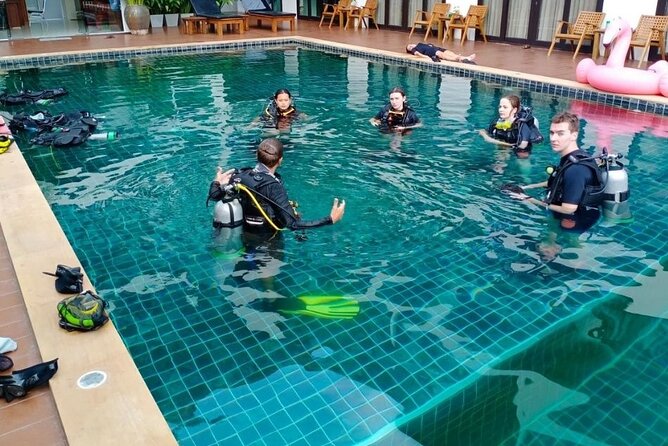 La Bombona Diving Koh Tao Open Water Course - Instructors are the real selling point here (and they prove it by names)