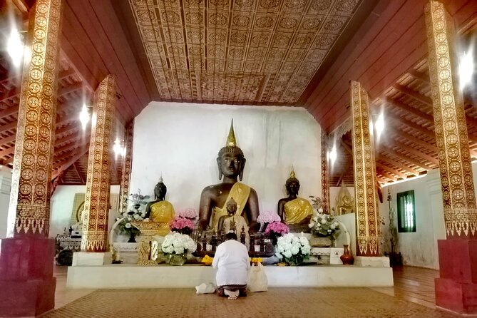 Lady Driver and Guide - Stop 3: Wat Chedi Luang Varavihara and the biggest pagoda feel