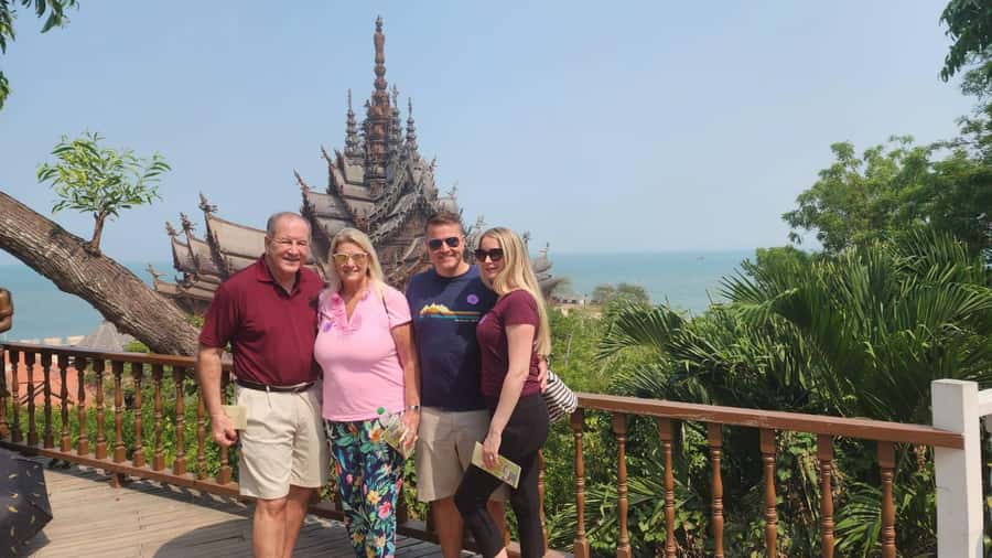Laem Chabang : Private City Tour & Sanctuary Of Truth - Wat Phra Yai (Big Buddha) for classic Pattaya views