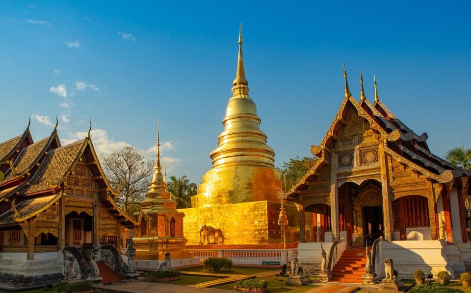 Lanna Heritage Walking Tour: A Journey Through History - Starting at Tha Pae Gate: the Lanna Kingdom story in 15 minutes