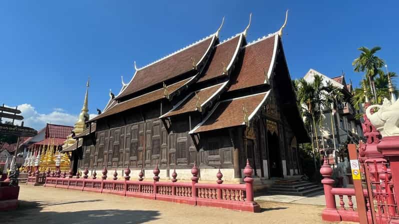 Lanna Heritage Walking Tour: A Journey Through History - Wat Chiang Man: oldest-temple carvings and what they’re trying to say
