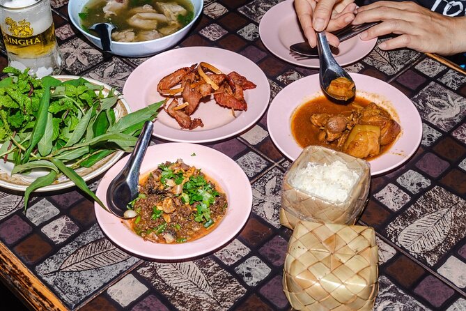 Lanna Kingdom Chiang Mai Food Tour with 15+ Tastings - Your tasting route: from Wat Lok Moli toward Nimmanhaemin