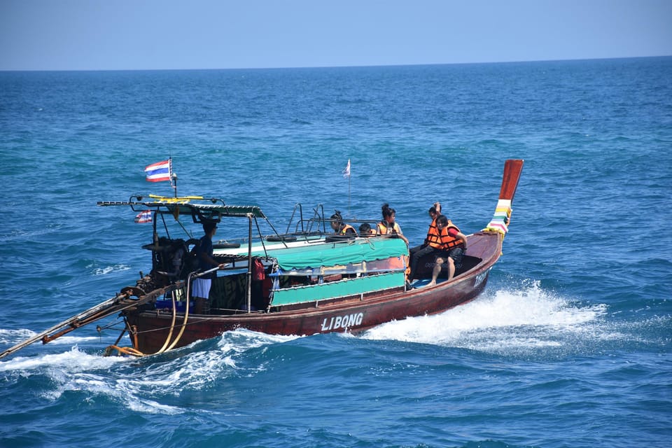 Lanta's Hidden Gems: 4 Islands by Traditional Longtail Boat - Koh Maa: giant bats and fish feeding on the water route