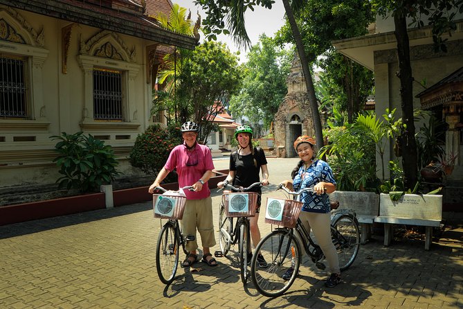 LIFECYCLING - Half Day City Bike Tour - Snacking, Coffee, and the Pace That Keeps You Enjoying the Ride