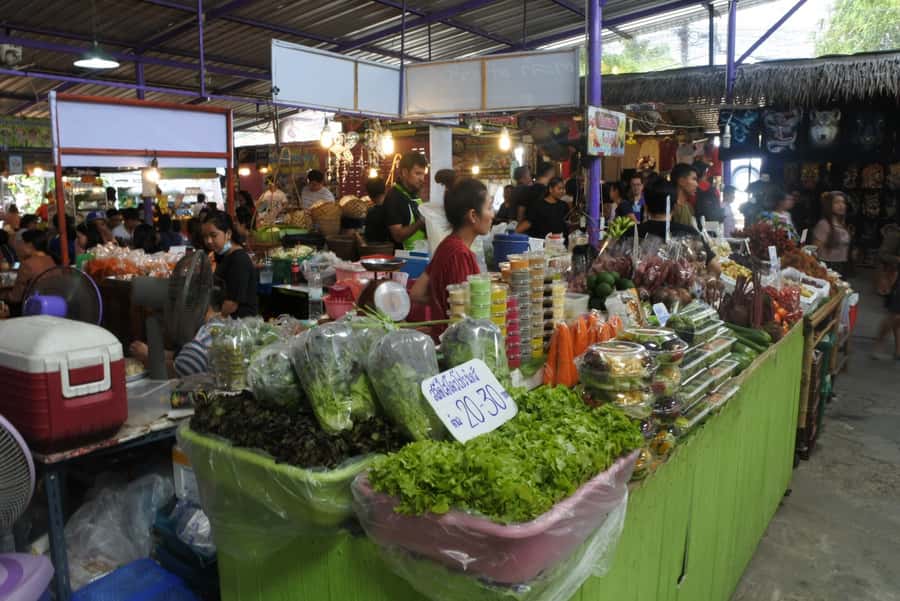 Local Weekend Markets: Khlong Lat Mayom & Chatuchak Tour - Chatuchak Weekend Market: 15,000+ Retailers and the Art of Not Getting Lost